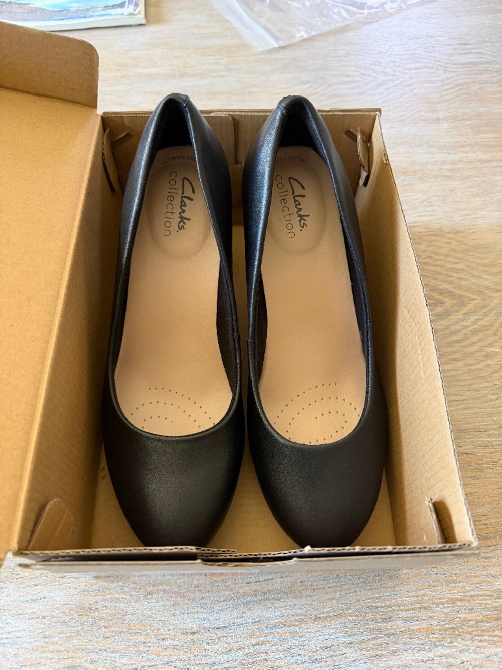 Clark’s Leather classic pumps